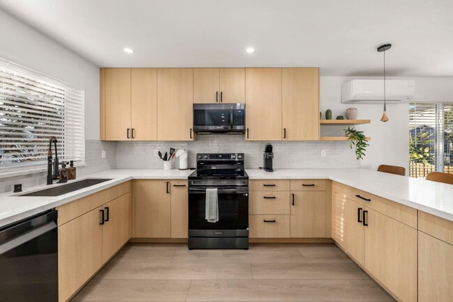 Building Photo - 7719 Renton Ave S