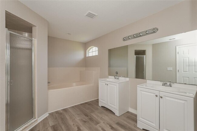 Building Photo - 3507 Manor Loop