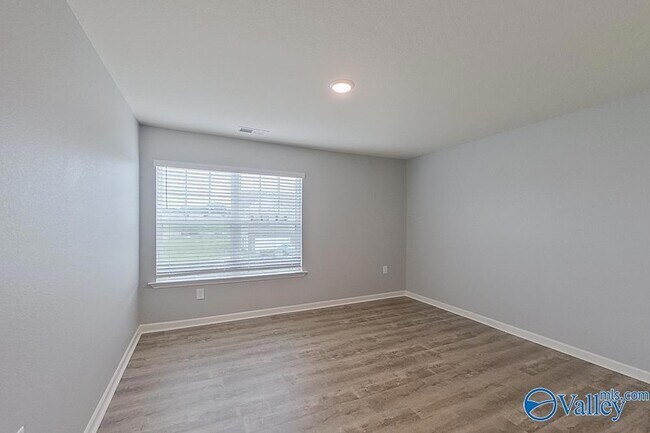 Building Photo - 1044 Pilgrim Ln