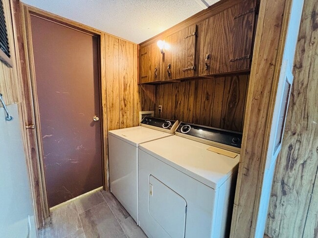 Building Photo - Mobile Home