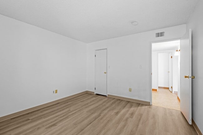 Building Photo - Updated 1BD/1BA Condo in DTC – Available Now!