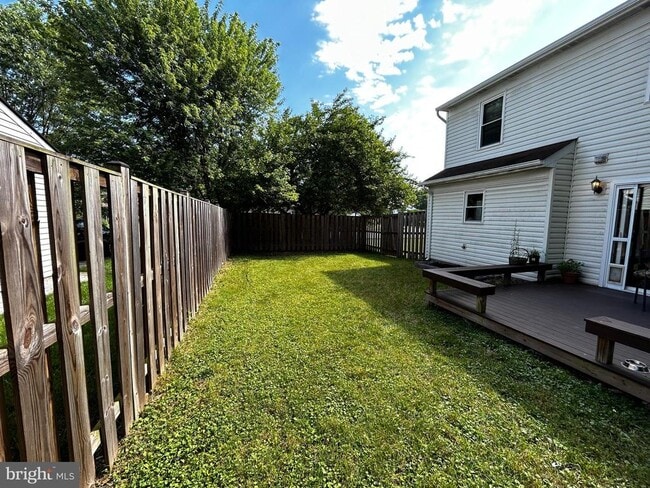 Building Photo - 1700 Sadlers Wells Dr