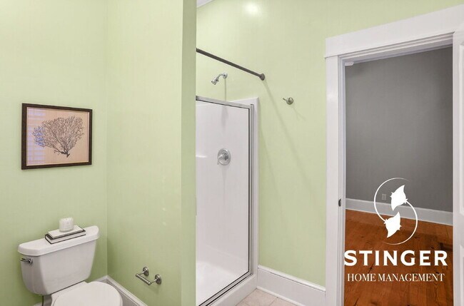 Building Photo - 14 Hayek St