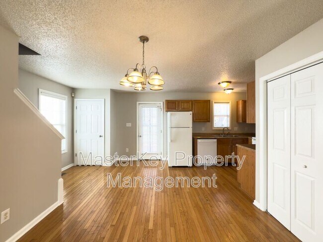 Building Photo - 4421 Windsock Ln