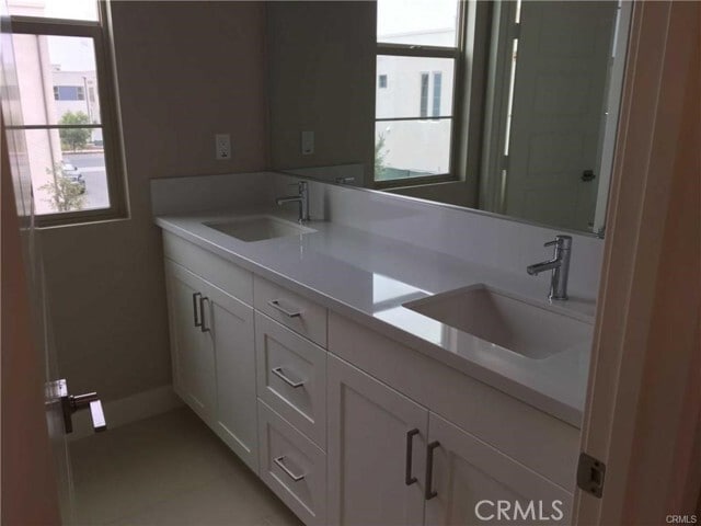 Building Photo - 171 Interval