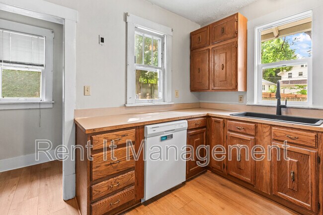 Building Photo - 2315 N. 61st.
