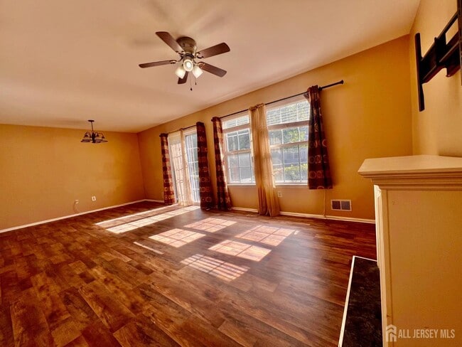 Building Photo - 404 Draco Rd