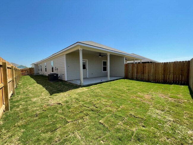 Building Photo - TOWNHOME FOR RENT