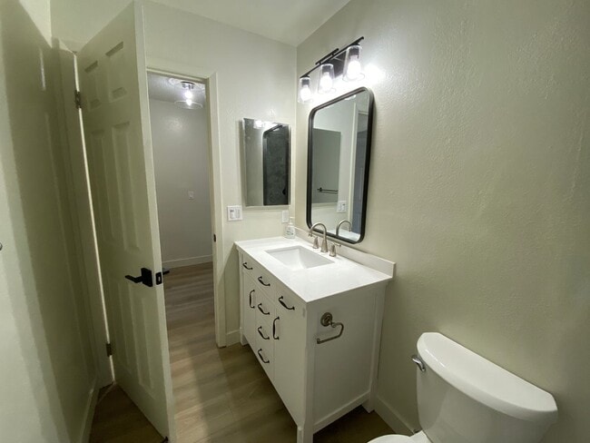 Building Photo - 1481 Parkway Dr