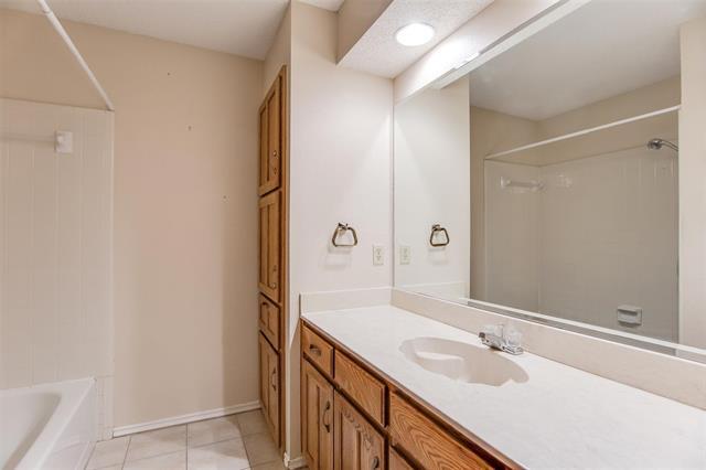 Building Photo - 3924 Wentworth Dr