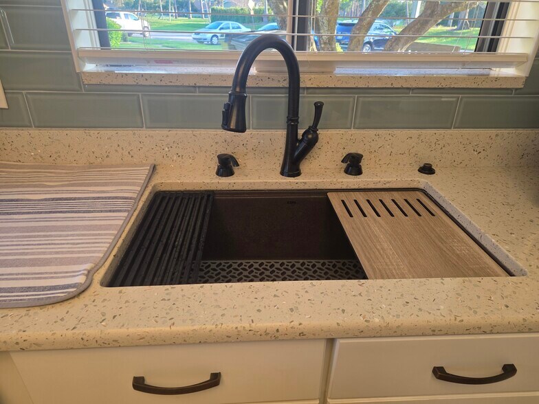 Single Deep Sink - 113 Golden Eye Dr