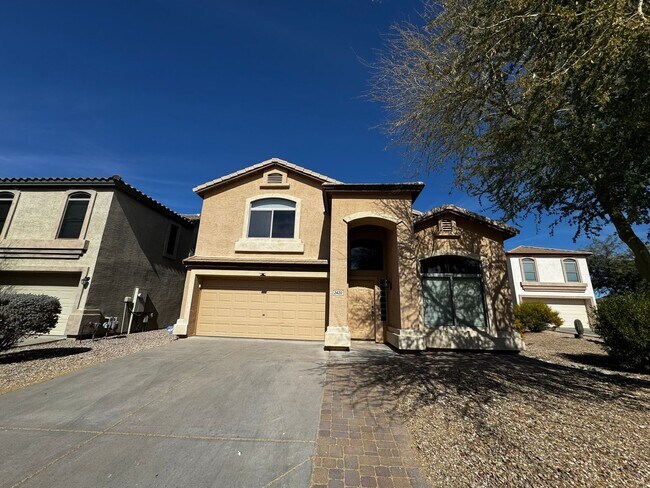 Building Photo - 4 BEDROOM WITH POOL IN DYNAMITE RANCH
