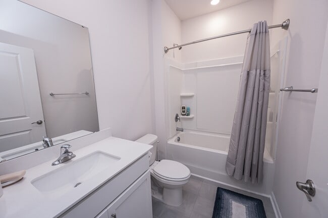 Building Photo - 1201 Santa Lucia Dr