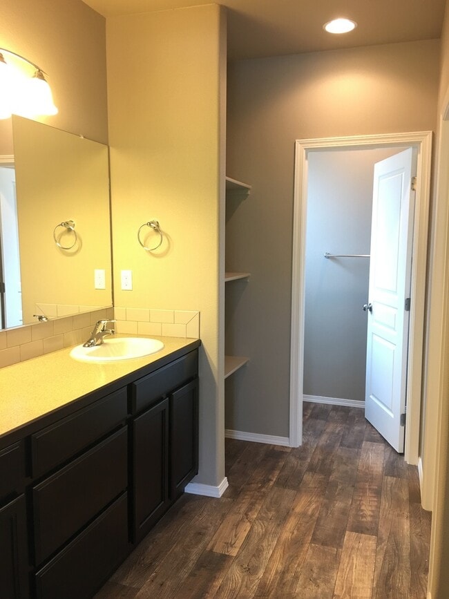 Building Photo - 3 Bedroom Home For Rent In The Dalles