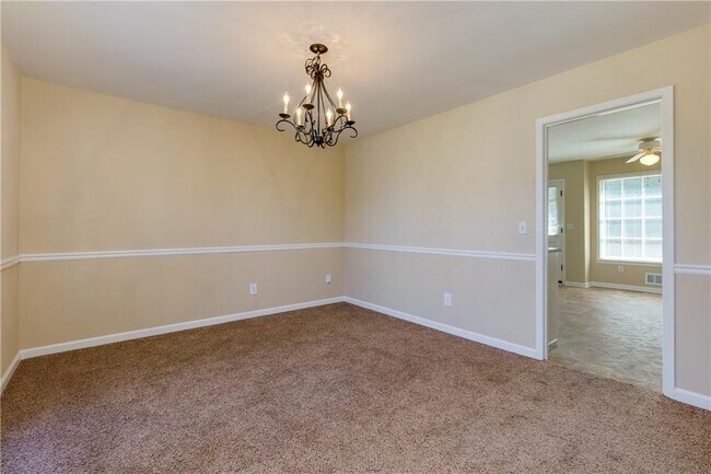 Building Photo - 2890 Carrollton Ct