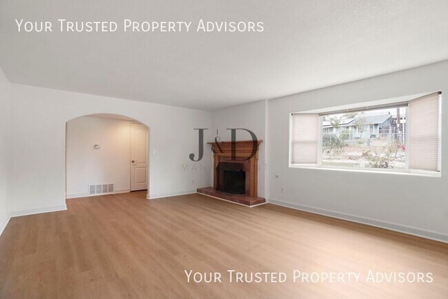 Building Photo - 151 Bonita Pl