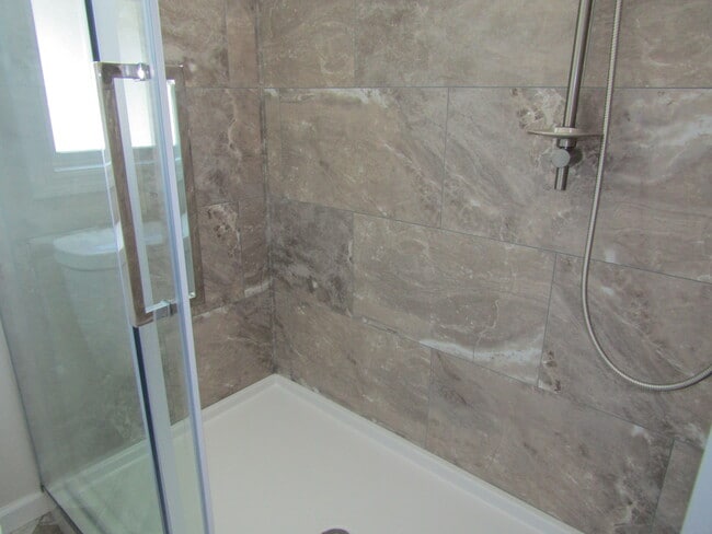 Building Photo - 250 Oak Harbor Camp