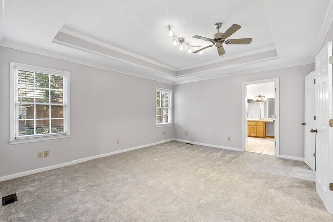 Building Photo - Beautiful Home in Greer Country Club Estates W/Bonus Room
