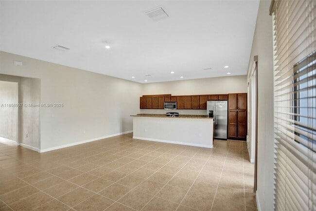 Building Photo - 9500 SW 167th Ave