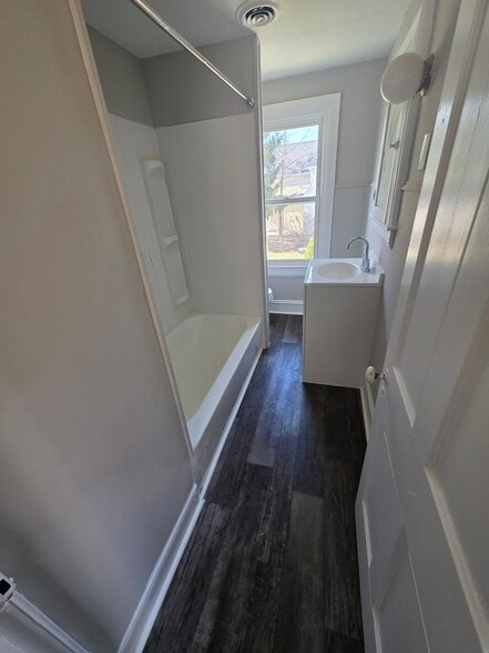 Bathroom - 307 N Governors Ave