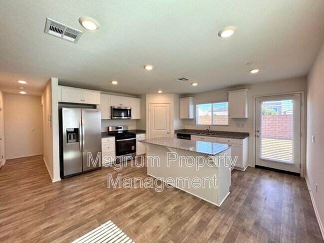 Building Photo - 31050 Rosebud Dr