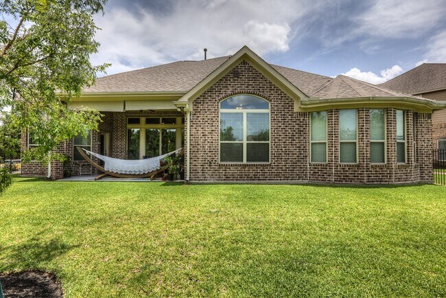 Building Photo - 154 W Hullwood Ct