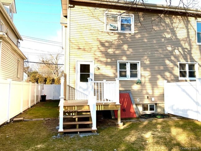 Building Photo - 191 W Main St