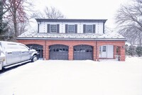 Building Photo - Carriage house is walkable to the US OPEN ...