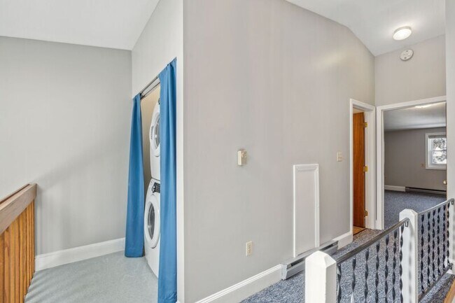 Building Photo - 210 Beach St