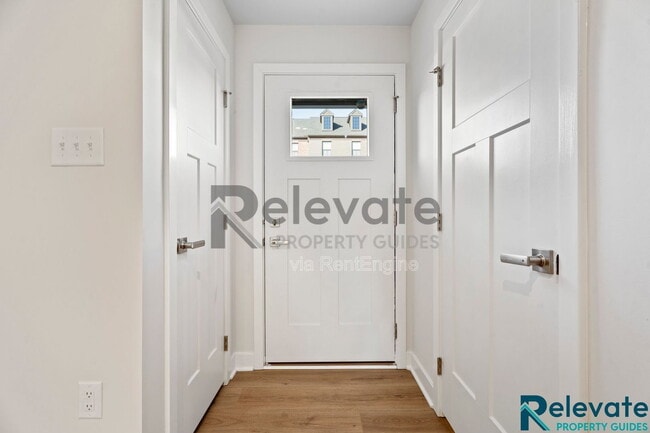 Building Photo - 2008 Old Manchester St