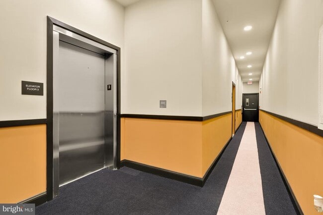 Building Photo - 600 N Howard St