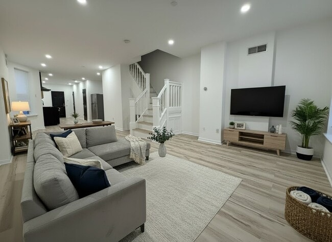 Building Photo - 615 S Conestoga St