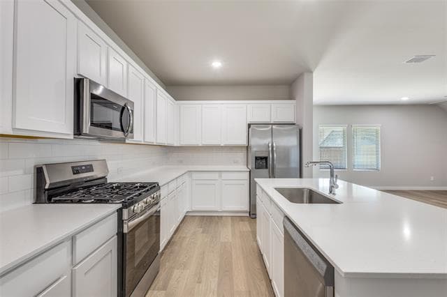 Building Photo - 601 Whispering Winds Trl