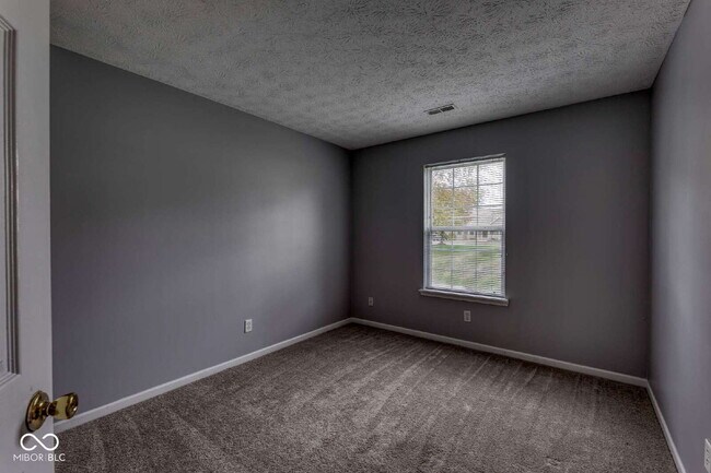 Building Photo - 8520 Lincoln Ct