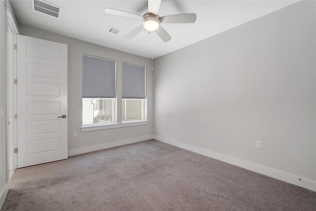 Building Photo - 12606 Red Sparrow St