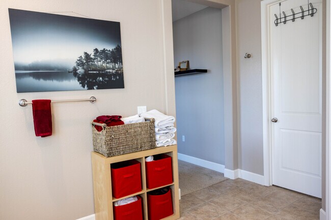 Building Photo - 617 Copper Ridge Way