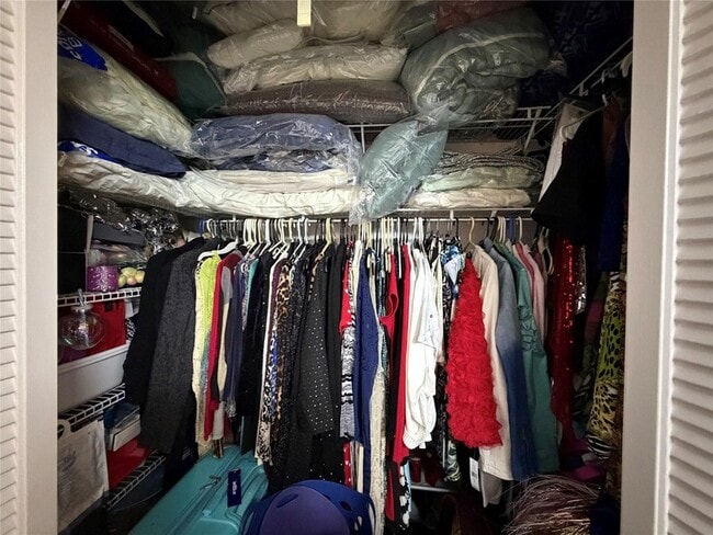 Building Photo - 2304 Lucaya Ln