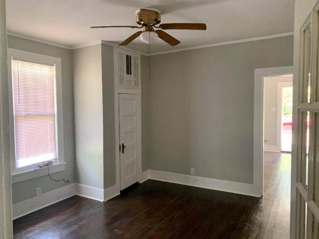 Building Photo - 928 Greenwood Ave