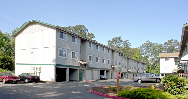 Building Photo - Maple Court Apartments