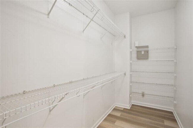 Building Photo - 2640 Oakdale St NW