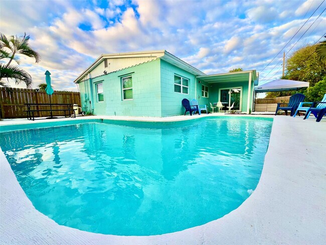 Building Photo - 133 NE 1st St