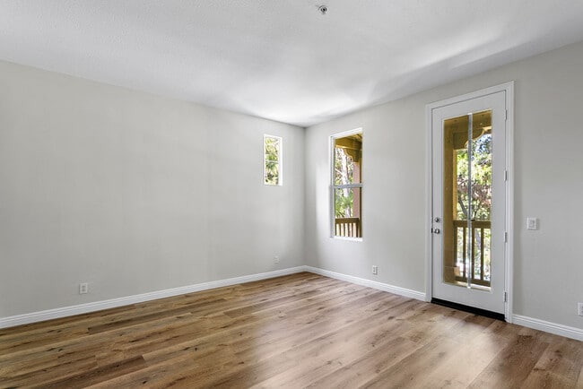 Building Photo - 37 Stepping Stone