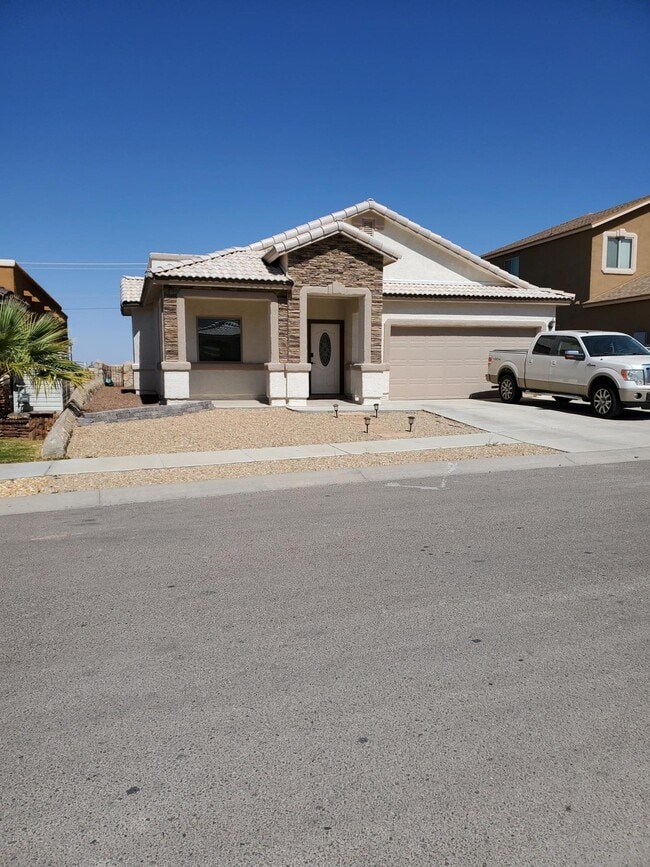 Building Photo - 7747 Enchanted Path Dr