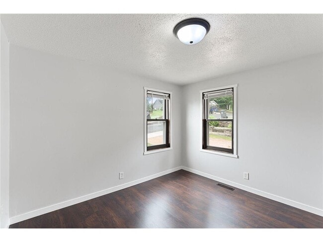 Building Photo - 4556 Island View Dr
