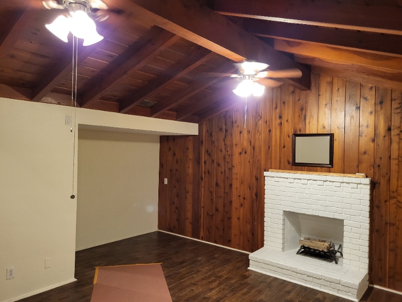 Building Photo - 407 W 6th St