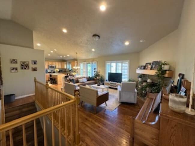 Building Photo - 13294 Cherry Crest Dr