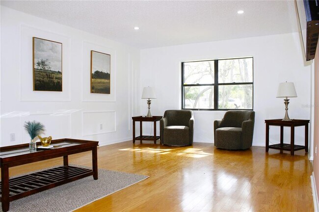 Building Photo - 3201 Bartlett St