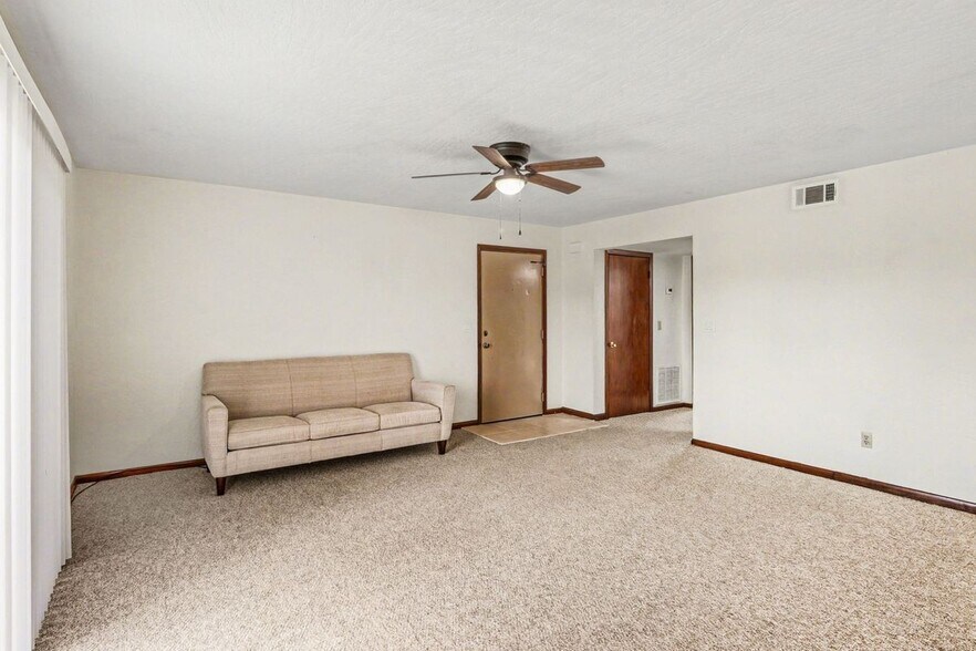 Building Photo - 1123 Tree Ridge Ln NE