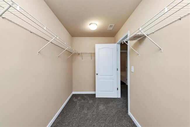 Building Photo - 182 Townview Dr