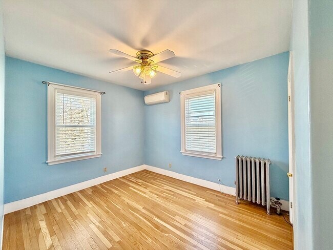 Building Photo - 12 Hall Pl